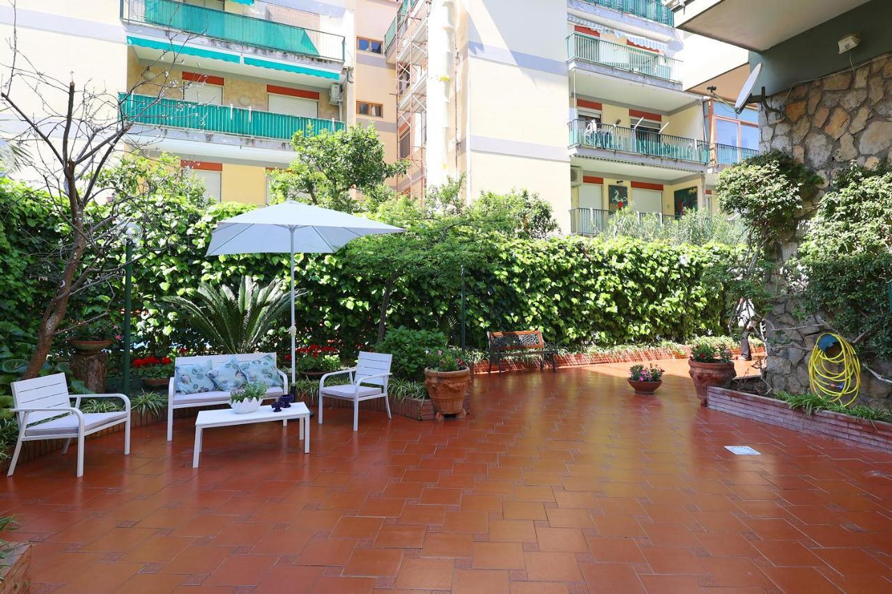 Ferienwohnung Garden House Giulia Sorrent Exterior foto